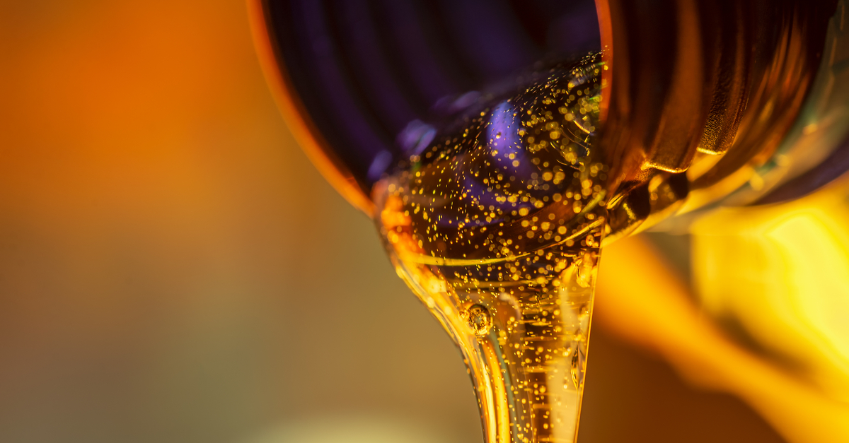 ¿Qué es el número de ácido total y por qué influye en la degradación del aceite?